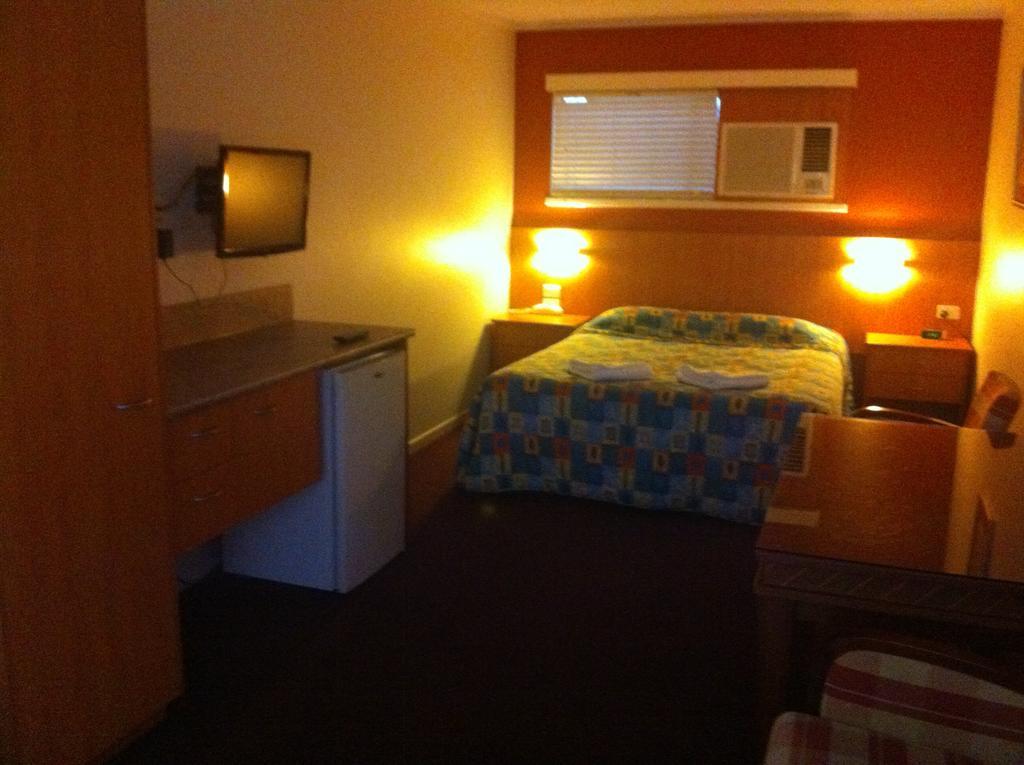 Motel Monaco Ipswich Room photo